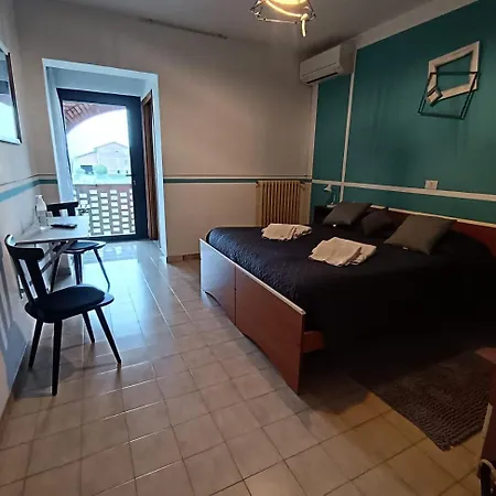 340 Hotel *